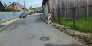 Fotografia: Pokládka živičného koberca - ulica od kaplnky vpravo