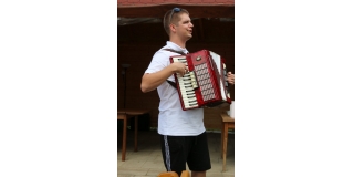 Fotografia: Stretnutie členov Ružencového bratstva na farskom dvore 8.9.2019