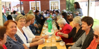 Fotografia: Stretnutie členov Ružencového bratstva na farskom dvore 8.9.2019