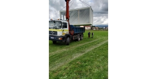 Fotografia: Osadenie DUOKONTAJNERA na futbalovom  - šatne, spoločenská miestnosť pre ŠK Nová Ľubovňa