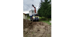 Fotografia: Osadenie DUOKONTAJNERA na futbalovom  - šatne, spoločenská miestnosť pre ŠK Nová Ľubovňa