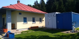Fotografia: Osadenie DUOKONTAJNERA na futbalovom  - šatne, spoločenská miestnosť pre ŠK Nová Ľubovňa