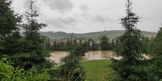 Fotografia: Mimoriadna situácia - Zaplavenie cesty, Domu nádeje, ihriska, vyliatie kanálu 30.06.2021, 01.07.2021