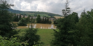 Fotografia: Mimoriadna situácia - Zaplavenie cesty, Domu nádeje, ihriska, vyliatie kanálu 30.06.2021, 01.07.2021