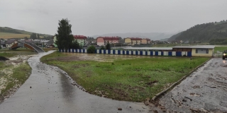 Fotografia: Mimoriadna situácia - Zaplavenie cesty, Domu nádeje, ihriska, vyliatie kanálu 30.06.2021, 01.07.2021
