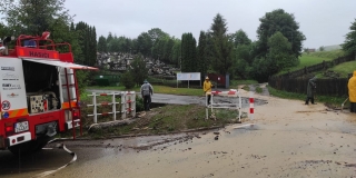 Fotografia: Mimoriadna situácia - Zaplavenie cesty, Domu nádeje, ihriska, vyliatie kanálu 30.06.2021, 01.07.2021