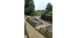 Fotografia: Mimoriadna situácia - Zaplavenie cesty, Domu nádeje, ihriska, vyliatie kanálu 30.06.2021, 01.07.2021