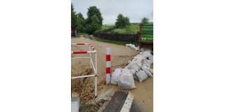 Fotografia: Mimoriadna situácia - Zaplavenie cesty, Domu nádeje, ihriska, vyliatie kanálu 30.06.2021, 01.07.2021