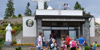 Fotografia: Sviatok Najsvätejšieho Kristovho Tela a Krvi - 16.06.2022 - procesia obcou (foto Ján Žemba)
