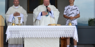 Fotografia: Sviatok Najsvätejšieho Kristovho Tela a Krvi - 16.06.2022 - procesia obcou (foto Ján Žemba)