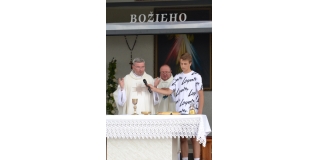 Fotografia: Sviatok Najsvätejšieho Kristovho Tela a Krvi - 16.06.2022 - procesia obcou (foto Ján Žemba)
