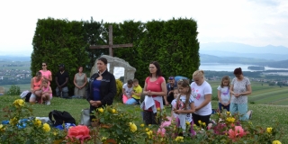 Fotografia: Sviatok Najsvätejšieho Kristovho Tela a Krvi - 16.06.2022 - procesia obcou (foto Ján Žemba)