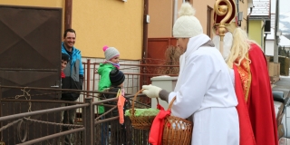 Fotografia: Sprievod primicianta do kostola a primičná sv. omša Jakuba Konkoľa (Foto Pavol Boďo)