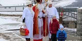 Fotografia: Sprievod primicianta do kostola a primičná sv. omša Jakuba Konkoľa (Foto Pavol Boďo)