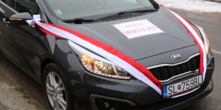 Fotografia: Sprievod primicianta do kostola a primičná sv. omša Jakuba Konkoľa (Foto Pavol Boďo)