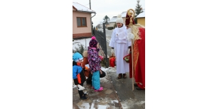 Fotografia: Sprievod primicianta do kostola a primičná sv. omša Jakuba Konkoľa (Foto Pavol Boďo)