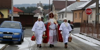 Fotografia: Sprievod primicianta do kostola a primičná sv. omša Jakuba Konkoľa (Foto Pavol Boďo)