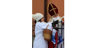 Fotografia: Sprievod primicianta do kostola a primičná sv. omša Jakuba Konkoľa (Foto Pavol Boďo)