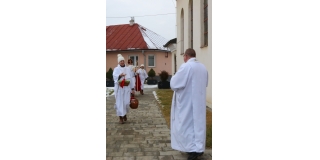 Fotografia: Sprievod primicianta do kostola a primičná sv. omša Jakuba Konkoľa (Foto Pavol Boďo)