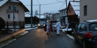 Fotografia: Sprievod primicianta do kostola a primičná sv. omša Jakuba Konkoľa (Foto Pavol Boďo)