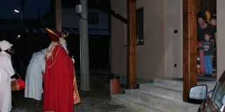 Fotografia: Sprievod primicianta do kostola a primičná sv. omša Jakuba Konkoľa (Foto Pavol Boďo)