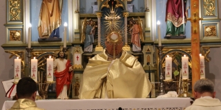 Fotografia: Sviatok Najsvätejšieho Kristovho Tela a Krvi - 16.06.2022 - procesia obcou (foto Ján Žemba)