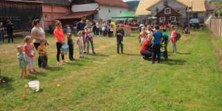 Fotografia: Sprievod primicianta do kostola a primičná sv. omša Jakuba Konkoľa (Foto Pavol Boďo)