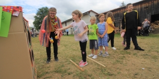Fotografia: Sprievod primicianta do kostola a primičná sv. omša Jakuba Konkoľa (Foto Pavol Boďo)