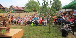 Fotografia: Sprievod primicianta do kostola a primičná sv. omša Jakuba Konkoľa (Foto Pavol Boďo)