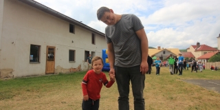Fotografia: Sprievod primicianta do kostola a primičná sv. omša Jakuba Konkoľa (Foto Pavol Boďo)