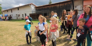Fotografia: Sprievod primicianta do kostola a primičná sv. omša Jakuba Konkoľa (Foto Pavol Boďo)