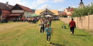Fotografia: Sprievod primicianta do kostola a primičná sv. omša Jakuba Konkoľa (Foto Pavol Boďo)