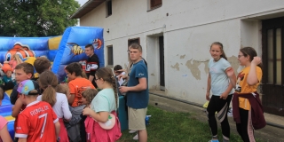 Fotografia: Sprievod primicianta do kostola a primičná sv. omša Jakuba Konkoľa (Foto Pavol Boďo)