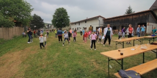 Fotografia: Sprievod primicianta do kostola a primičná sv. omša Jakuba Konkoľa (Foto Pavol Boďo)
