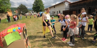 Fotografia: Sprievod primicianta do kostola a primičná sv. omša Jakuba Konkoľa (Foto Pavol Boďo)