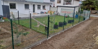 Fotografia: Vybudovanie oplotenia pri objekte Glóbus