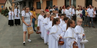 Fotografia: Sviatok Najsvätejšieho Kristovho Tela a Krvi - 16.06.2022 - procesia obcou (foto Ján Žemba)