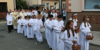 Fotografia: Sviatok Najsvätejšieho Kristovho Tela a Krvi - 16.06.2022 - procesia obcou (foto Ján Žemba)