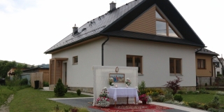 Fotografia: Sviatok Najsvätejšieho Kristovho Tela a Krvi - 16.06.2022 - procesia obcou (foto Ján Žemba)