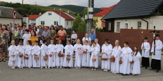 Fotografia: Sviatok Najsvätejšieho Kristovho Tela a Krvi - 16.06.2022 - procesia obcou (foto Ján Žemba)