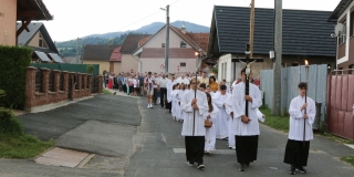 Fotografia: Sviatok Najsvätejšieho Kristovho Tela a Krvi - 16.06.2022 - procesia obcou (foto Ján Žemba)