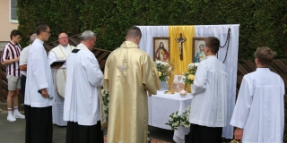 Fotografia: Sviatok Najsvätejšieho Kristovho Tela a Krvi - 16.06.2022 - procesia obcou (foto Ján Žemba)