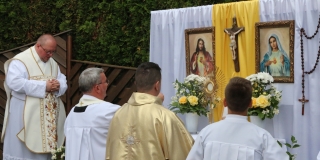 Fotografia: Sviatok Najsvätejšieho Kristovho Tela a Krvi - 16.06.2022 - procesia obcou (foto Ján Žemba)