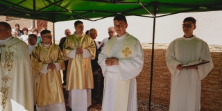 Fotografia: Sprievod primicianta do kostola a primičná sv. omša Jakuba Konkoľa (Foto Pavol Boďo)