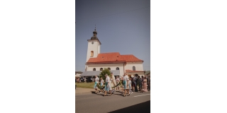 Fotografia: Sprievod primicianta do kostola a primičná sv. omša Jakuba Konkoľa (Foto Pavol Boďo)