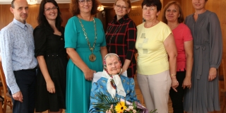 Fotografia: Prijatie 100. ročnej jubilantky - Márie Kmečovej, rod. Jančiovej (foto Patrícia Žembová)