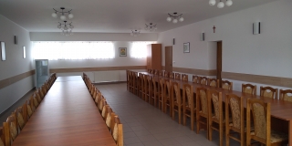 Fotografia: Maľovanie interiéru  - Spoločenské miestnosti Glóbus a príslušných priestorov, výmena stoličiek