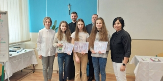 Ema Rusiňáková, Klára Rusiňáková a Timea Poľančíková - úspech v Biblickej olympiáde – fotografia 2