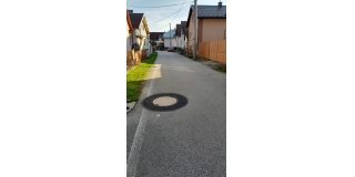 Fotografia: Oprava najpoškodenejších kanalizačných poklopov na miestnych komunikáciách