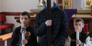 Fotografia: Piatok Utrpenia Pána - Krížová cesta obcou /18.04.2025/